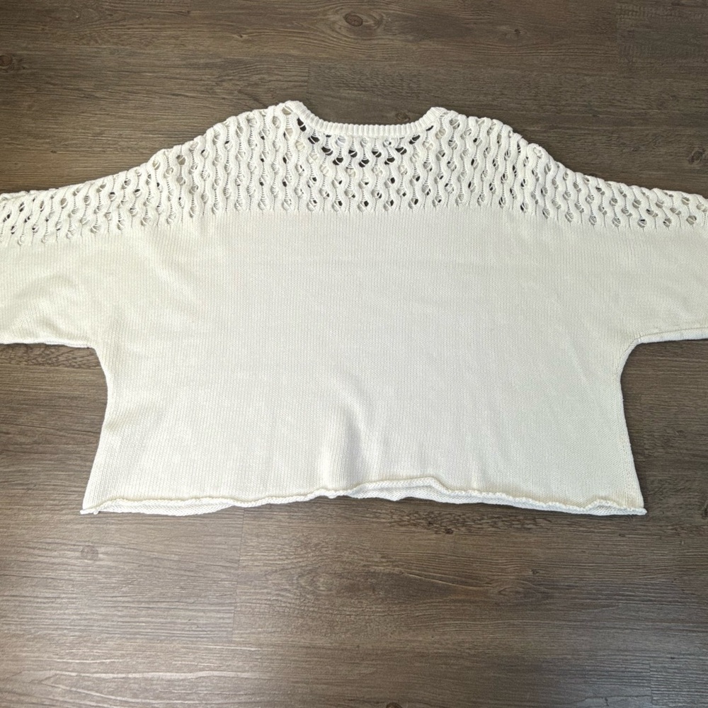 Wol Hide Women’s White Oversized Cropped Knot Organic Cotton Sweater, size M/L - Picture 9 of 12